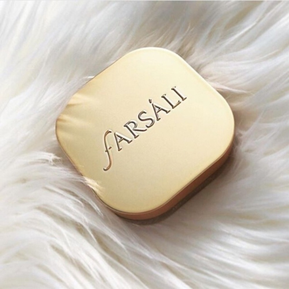 24K Gold Farsali Highlighter! NEVER USED!!
